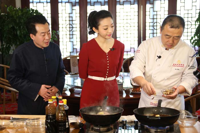 屈浩大师在芝麻花餐饮亲授厨艺